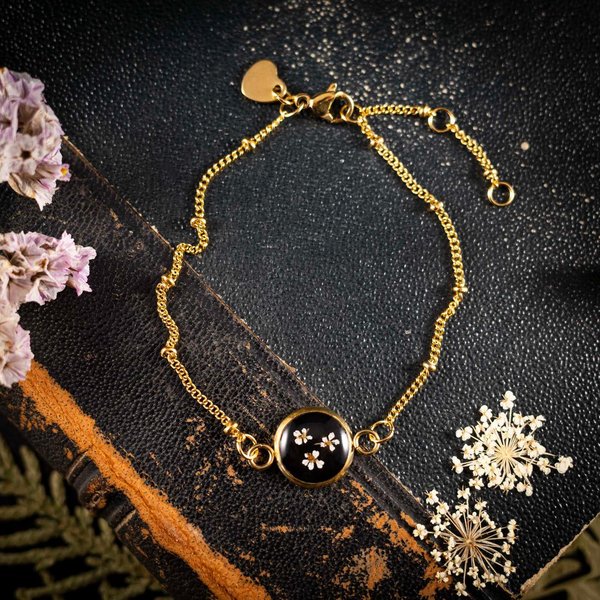 Süßes Armband mit echten Wilde Möhre Blüten, Edelstahl goldfarben